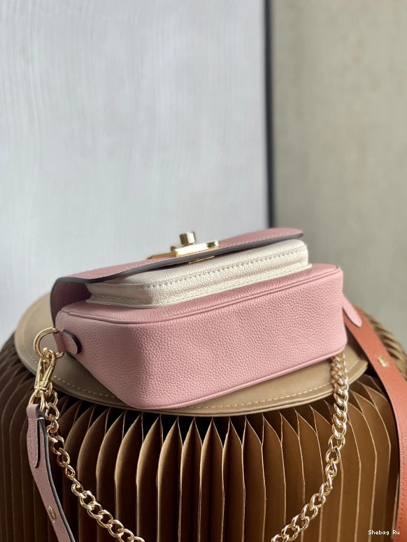 VUITTON LOCKME LOUIS TENDER 0821